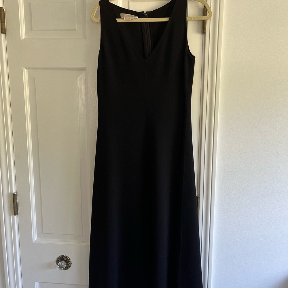 Michael Kors Black V-Neck Sleeveless Shift Midi Dress Size 8. Great condition.